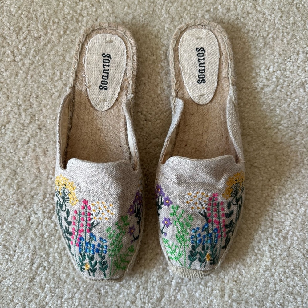 Soludos Wildflower Mules LIGHT SAND, Size 8. NWOT